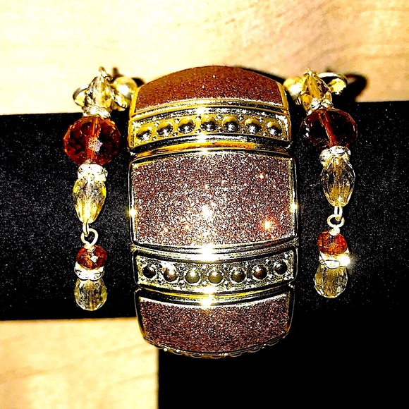 Amber and Crystal clip on earring and stretch bracelet set - Picture 2 of 5